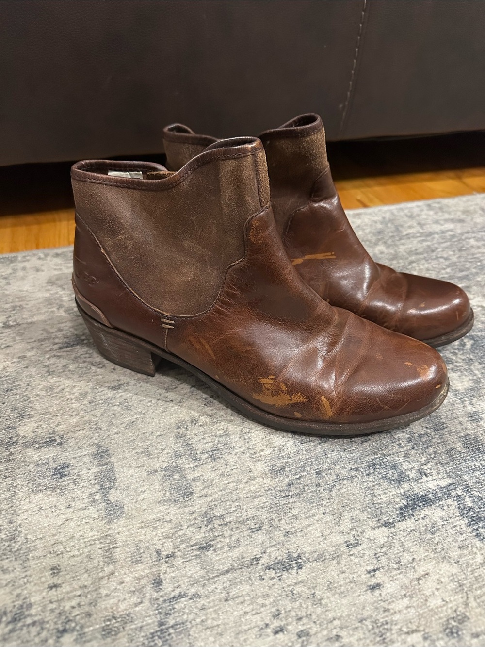 UGG Women's Brown Leather Chelsea Ankle Boots